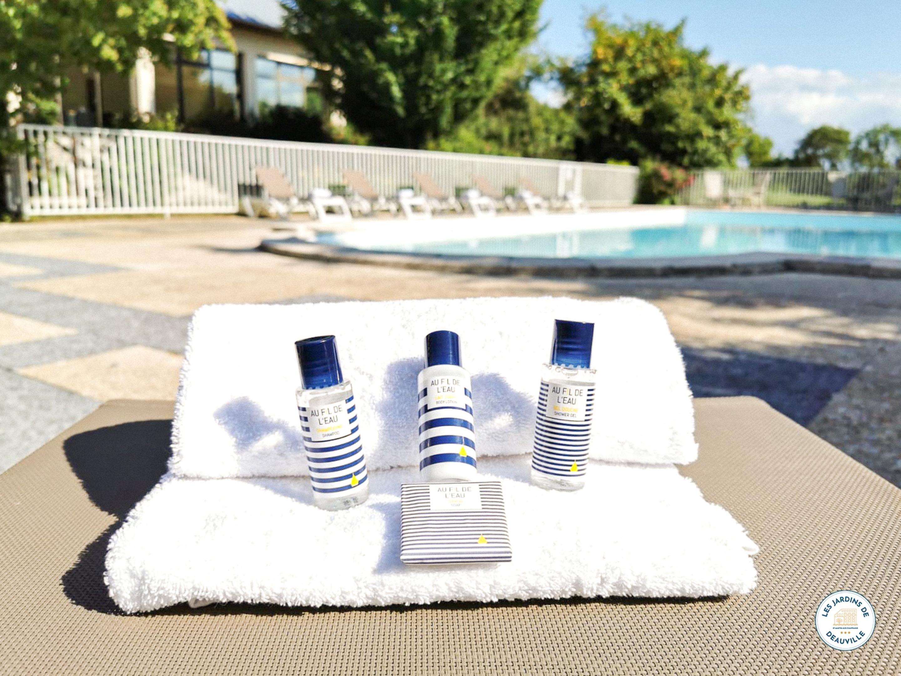 Hotel Les Jardins De Deauville Saint-Martin-aux-Chartrains ภายนอก รูปภาพ
